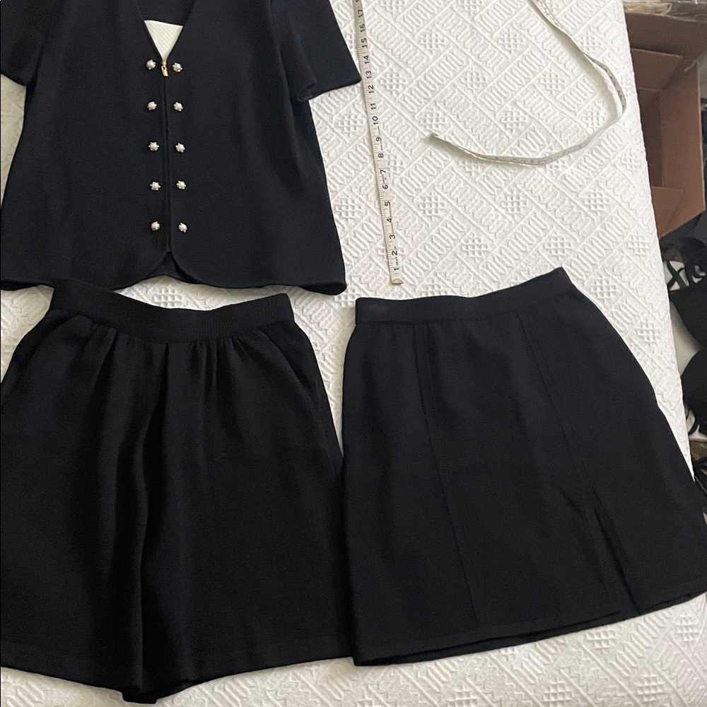 St. John knit 4 piece set BLACK pearl buttons gold zipper - Picture 7 of 16